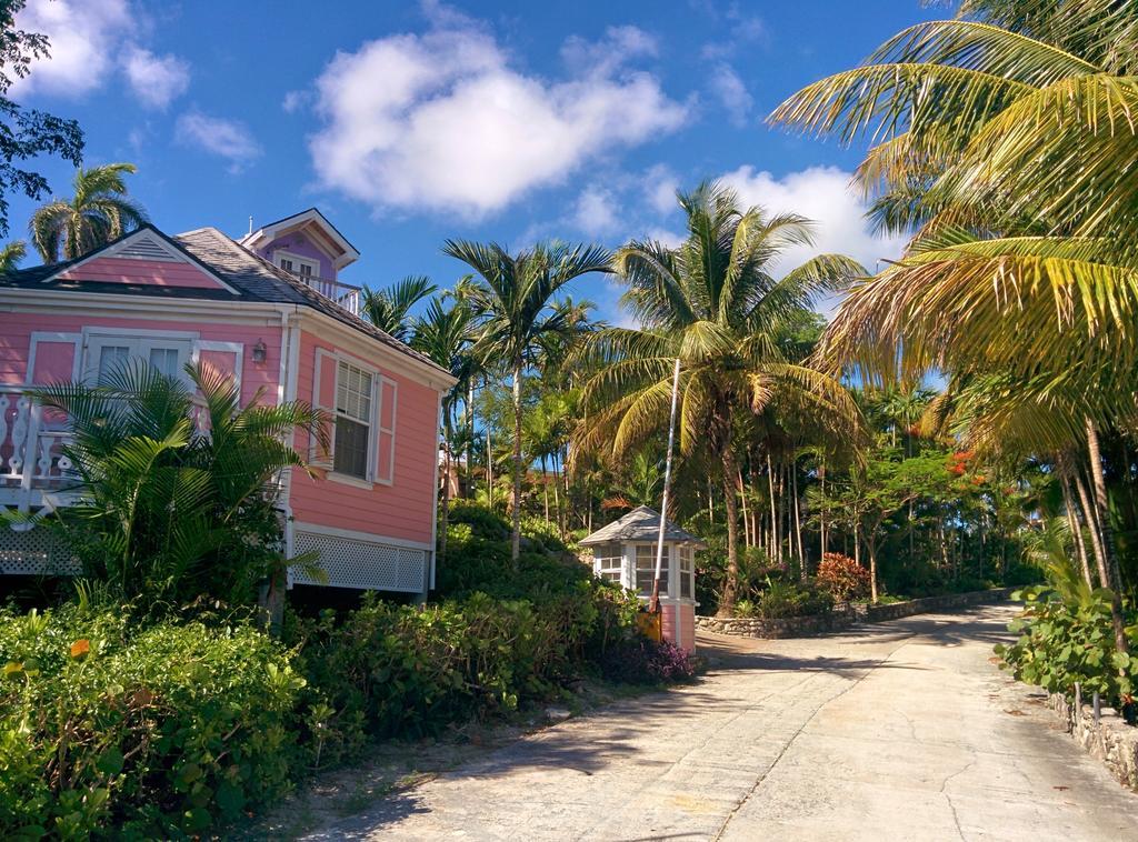 Orange Hill Beach Inn Nassau Exterior photo