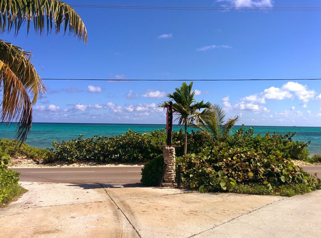 Orange Hill Beach Inn Nassau Exterior photo